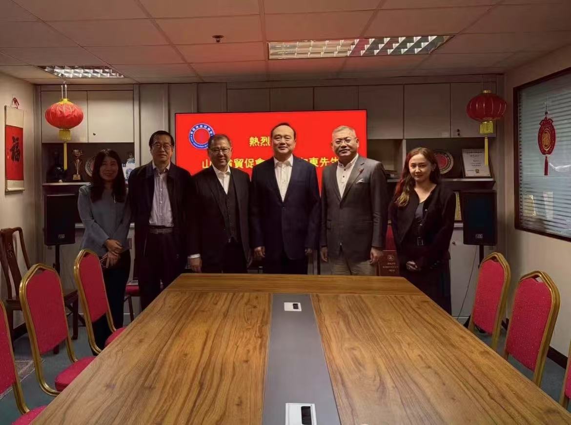 林东明与孟向东共话鲁港合作新机遇