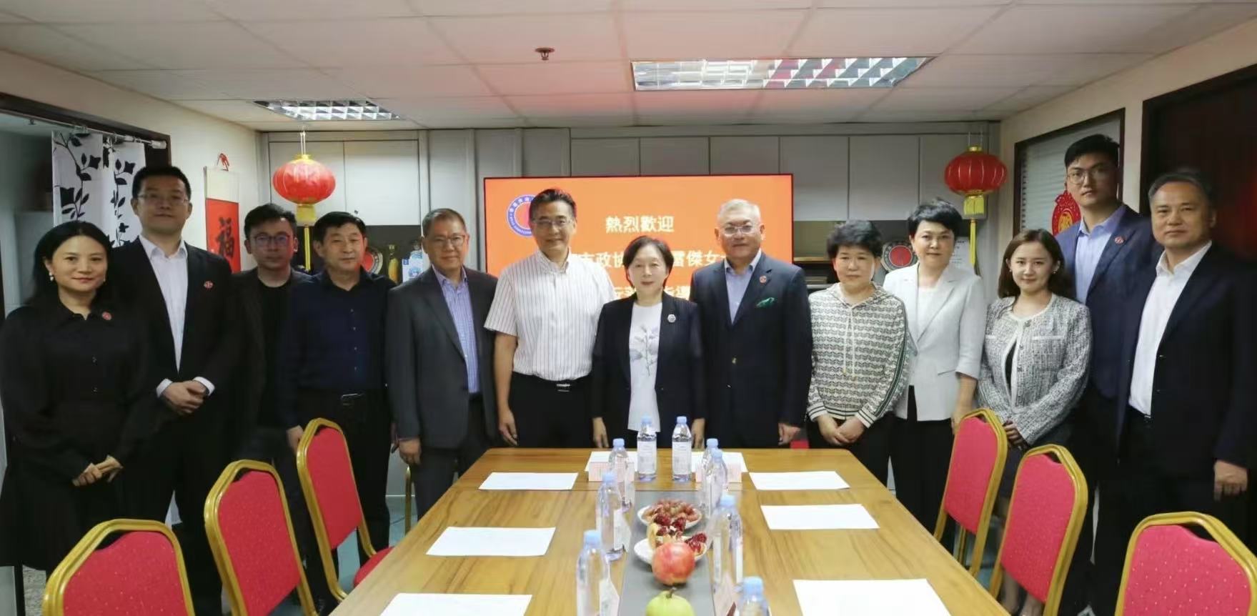林东明携手雷杰 推进济港交流新程